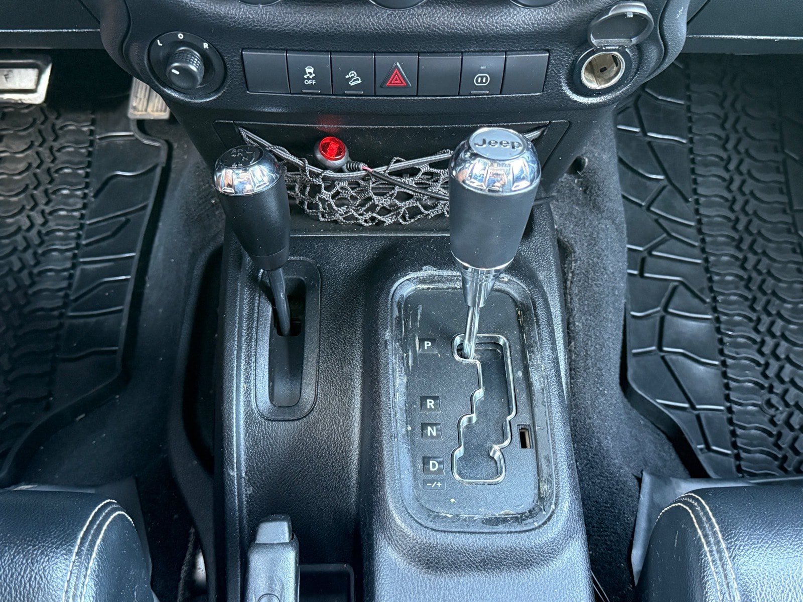 Used 2012 Jeep Wrangler Unlimited Rubicon AWD/4WD image 19