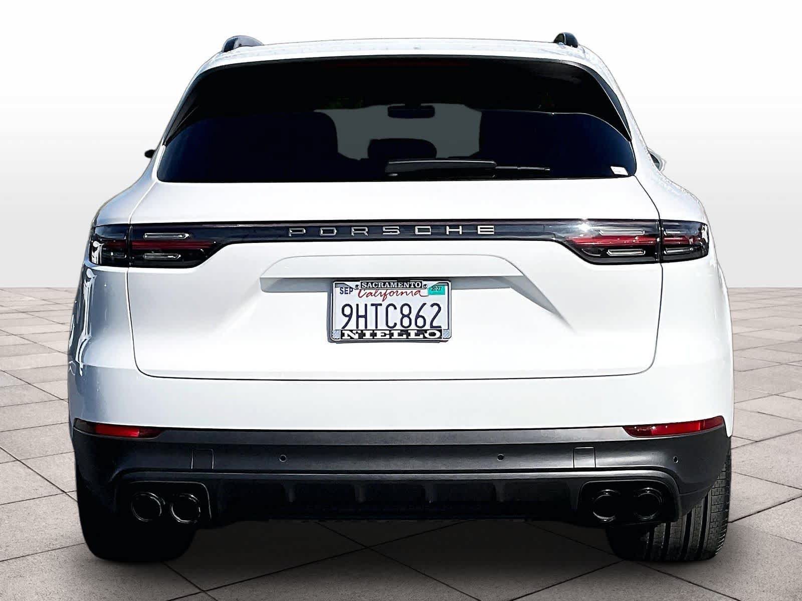 Used 2023 Porsche Cayenne Platinum Edition AWD/4WD image 7