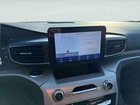 Used 2023 Ford Explorer XLT w/ Equipment Group 202A image 29