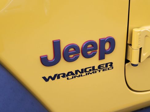 Used 2021 Jeep Wrangler Unlimited Rubicon AWD/4WD image 12