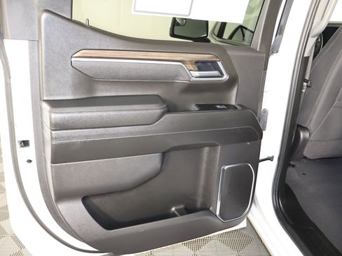 Used 2025 Chevrolet Silverado 1500 LT AWD/4WD image 46