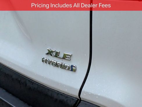 Used 2023 Toyota RAV4 XLE Premium AWD/4WD image 8