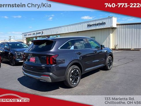 Used 2025 Kia Sorento S AWD/4WD image 31