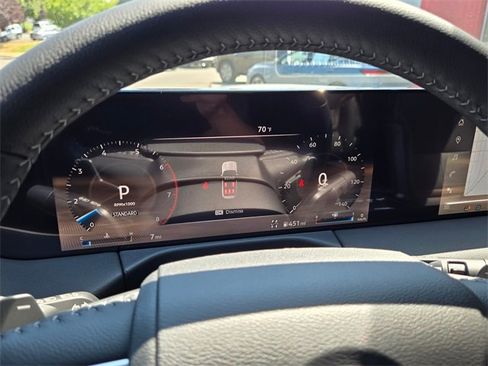 New 2025 Nissan Armada SL w/ Captain's Chari Seat Package image 17