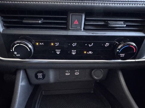 Used 2024 Nissan Rogue S image 22