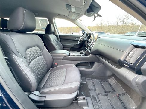 Used 2023 Nissan Pathfinder SV image 25