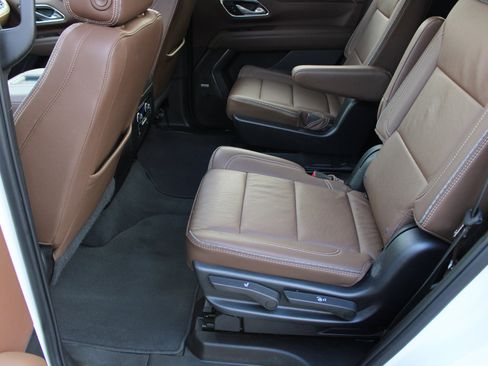 Used 2023 Chevrolet Tahoe High Country image 13