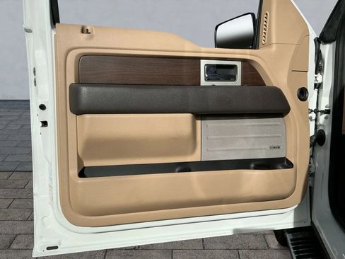 Used 2014 Ford F150 Lariat w/ Equipment Group 502A Luxury image 8