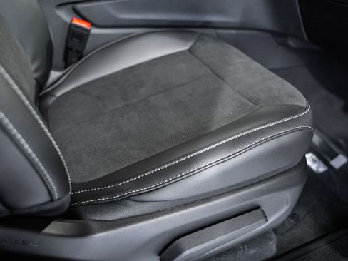 New 2025 Jeep Grand Cherokee Altitude image 31