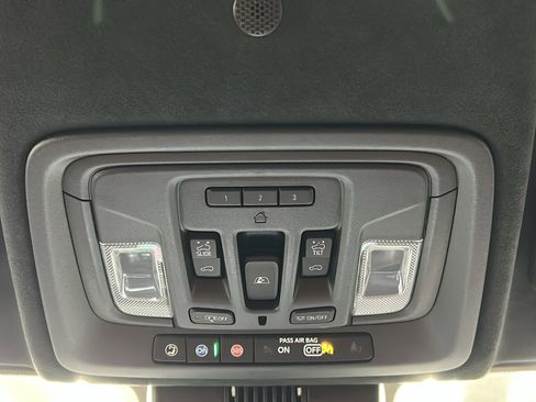 Used 2025 GMC Sierra 1500 Denali Ultimate image 36
