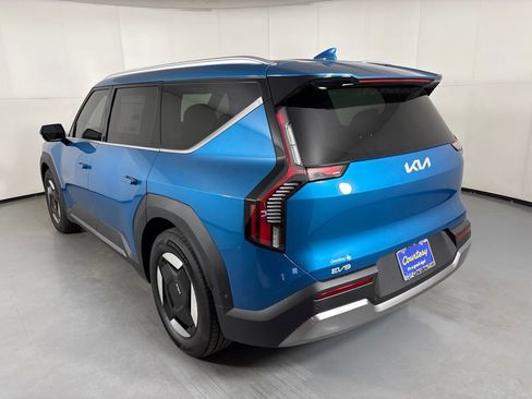 New 2026 Kia EV9 Wind AWD/4WD image 6