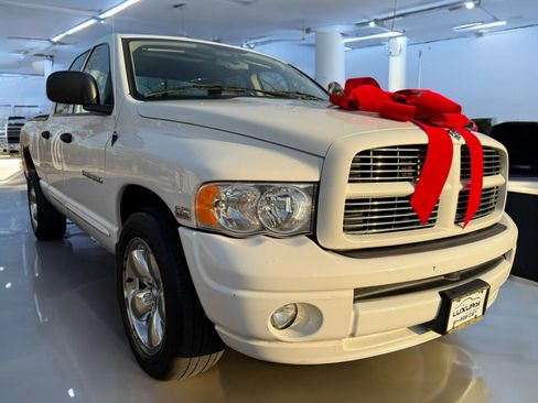 Used 2005 Dodge Ram 1500 Truck SLT image 3