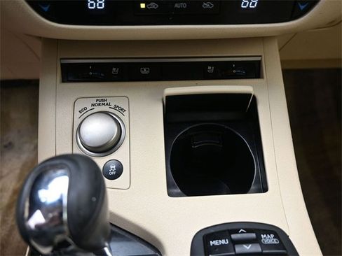 Used 2013 Lexus ES 300h image 29