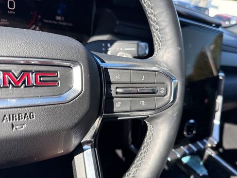 Used 2025 GMC Acadia Elevation image 16