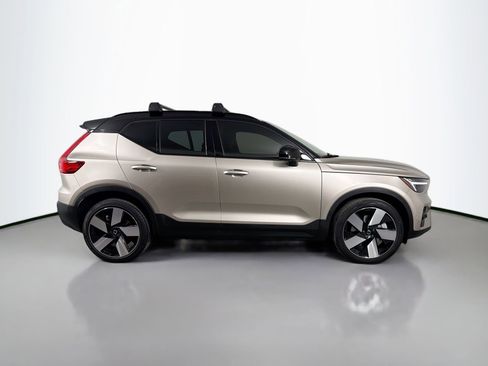 Used 2023 Volvo XC40 Recharge Ultimate image 5