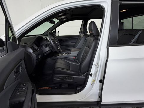 Used 2025 Honda Ridgeline TrailSport image 8