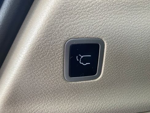 Used 2022 Chrysler Pacifica Limited image 23