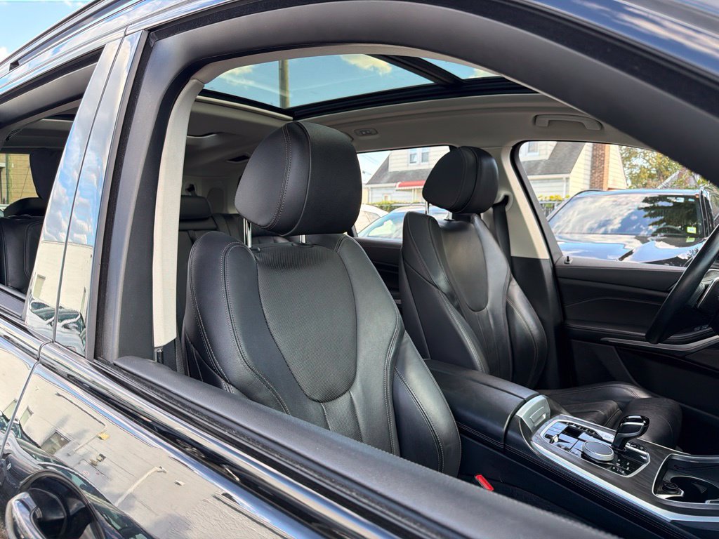 Used 2022 BMW X7 xDrive40i w/ Premium Package AWD/4WD image 14