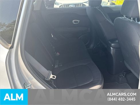Used 2016 Kia Soul w/ Option Group 020 FWD image 17
