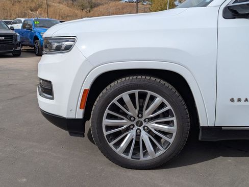 Used 2023 Jeep Grand Wagoneer L Series III image 8