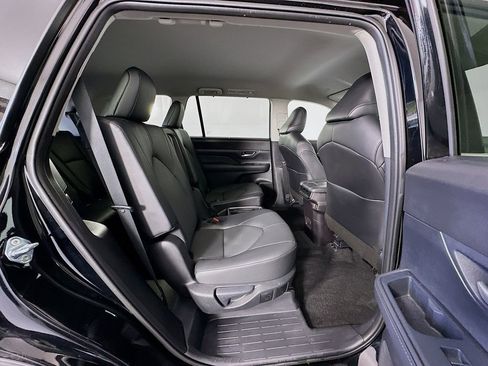 Certified 2025 Toyota Grand Highlander AWD image 28