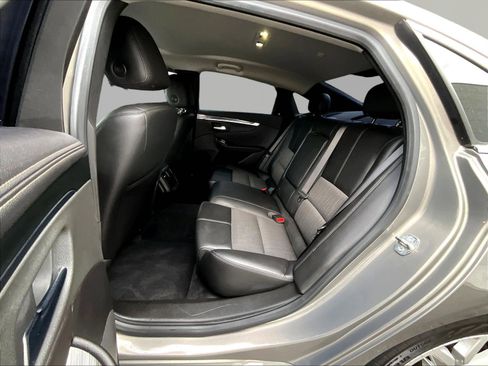 Used 2019 Chevrolet Impala LT FWD image 21