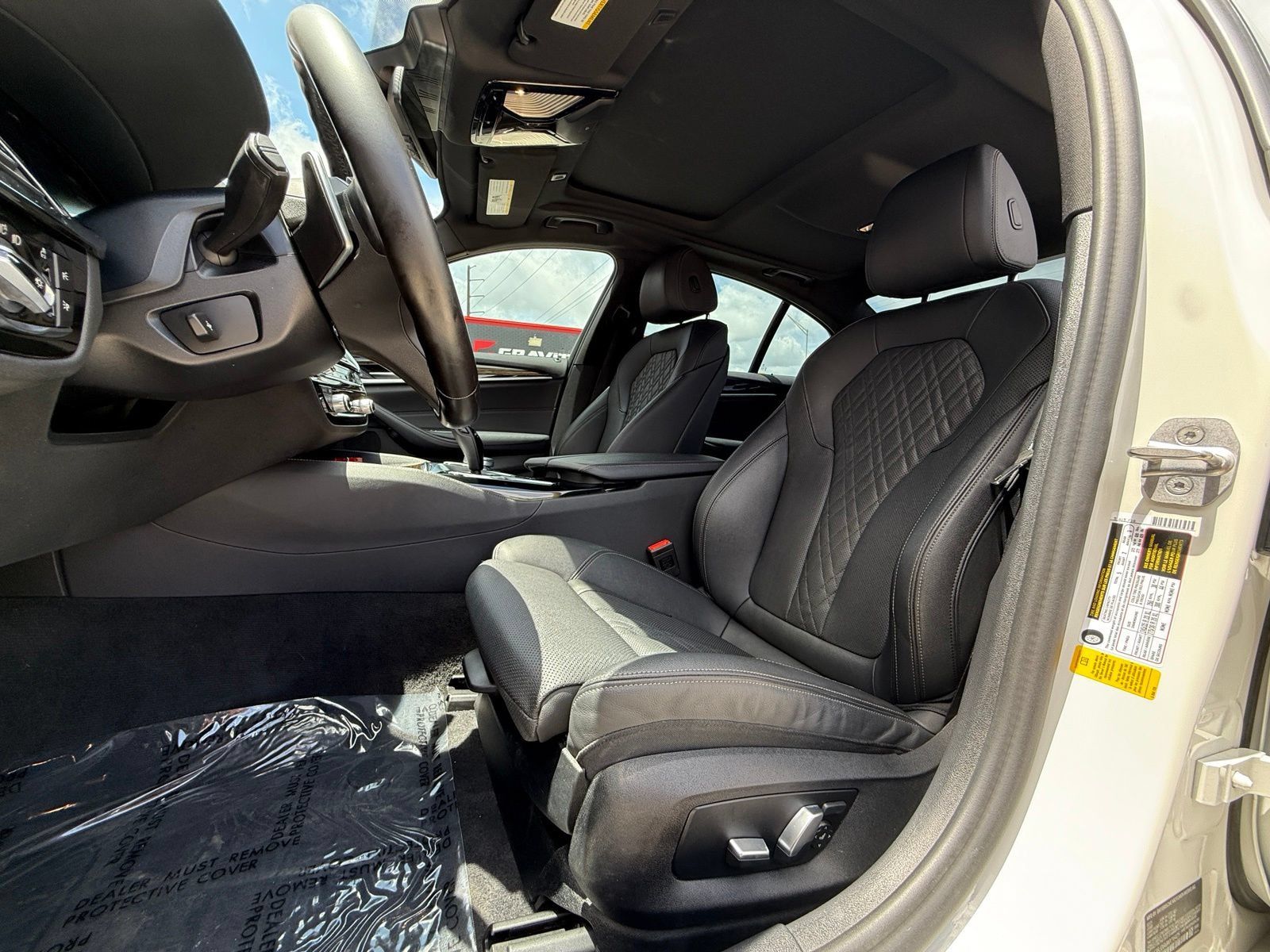 Used 2021 BMW 540i w/ M Sport Package RWD image 17