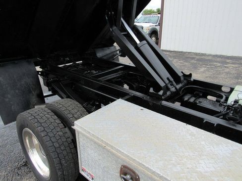 Used 2023 Ford F550 4x4 Regular Cab Super Duty image 34