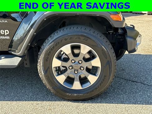 Used 2022 Jeep Wrangler Unlimited Sahara w/ Cold Weather Group image 12