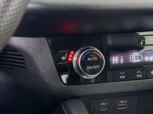 Used 2024 Mitsubishi Outlander SEL image 23