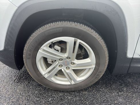Used 2021 GMC Terrain SLE w/ Driver Convenience Package AWD/4WD image 7