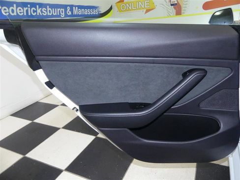 Used 2019 Tesla Model 3 Standard Range Plus image 24