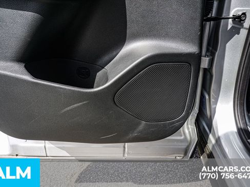 Used 2025 Nissan Rogue SV image 59