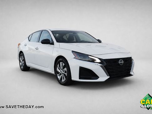 Used 2024 Nissan Altima 2.5 S FWD image 10