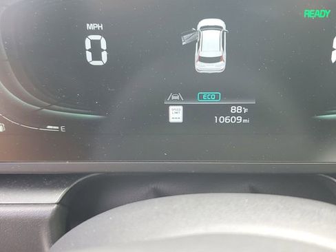 Used 2023 Kia Niro LX FWD image 21