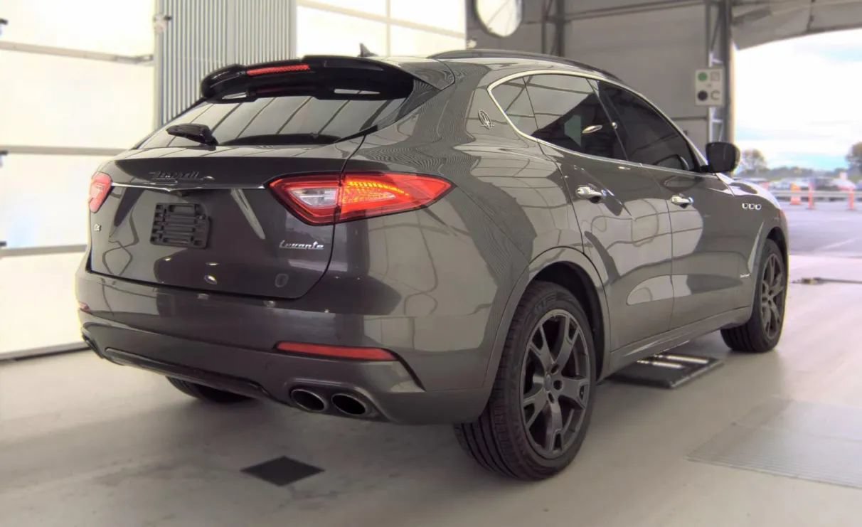 Used 2018 Maserati Levante GranSport AWD/4WD image 3