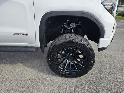 Used 2025 GMC Sierra 1500 AT4 w/ AT4 Premium Package image 12