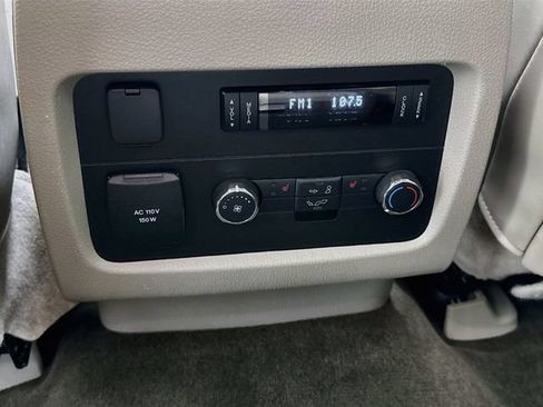 Used 2017 Lincoln Navigator L Select RWD image 28