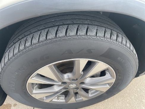 Used 2017 Nissan Murano SV image 10