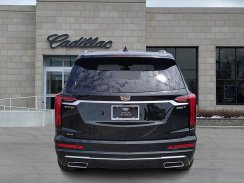 New 2025 Cadillac XT6 Luxury image 7