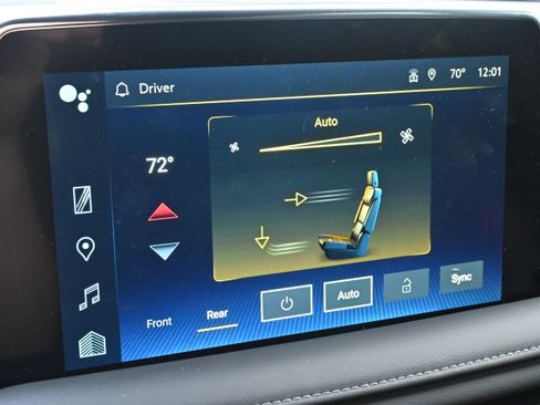 Used 2022 Chevrolet Suburban Z71 w/ Luxury Package image 22