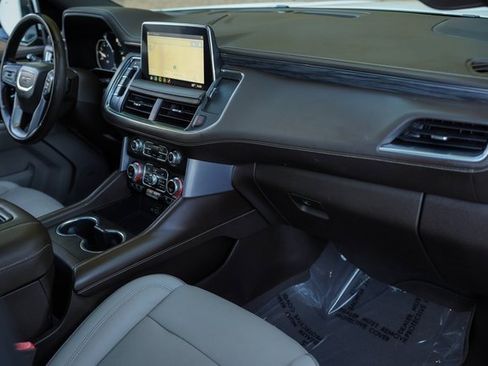 Used 2021 GMC Yukon SLT w/ SLT Premium Package image 21