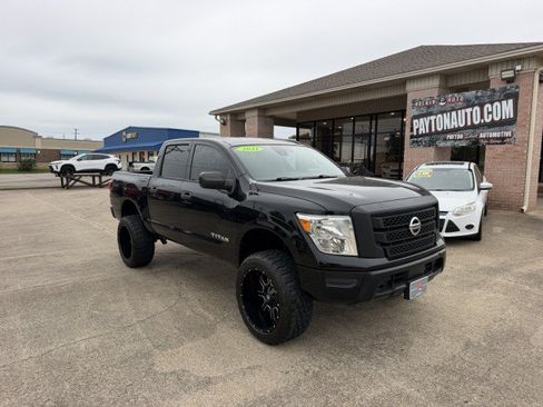 Used 2021 Nissan Titan S RWD image 2