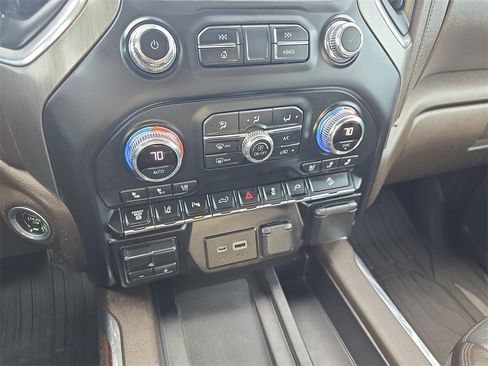 Used 2021 GMC Sierra 3500 Denali w/ Denali Ultimate Package image 25