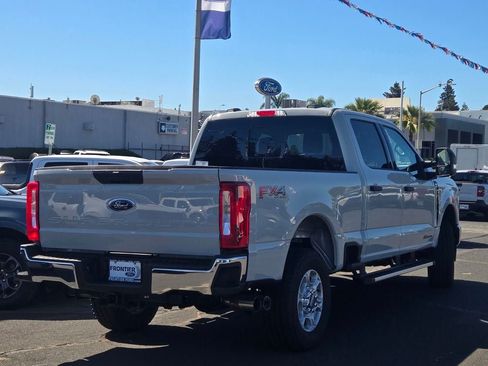 New 2026 Ford F250 XLT w/ FX4 Off-Road Package AWD/4WD image 4