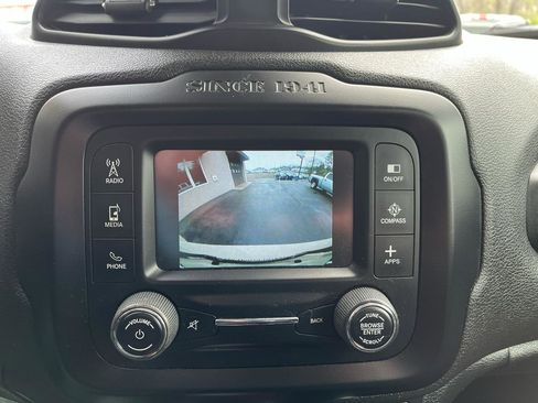 Used 2016 Jeep Renegade Trailhawk w/ Safety & Security Group image 18