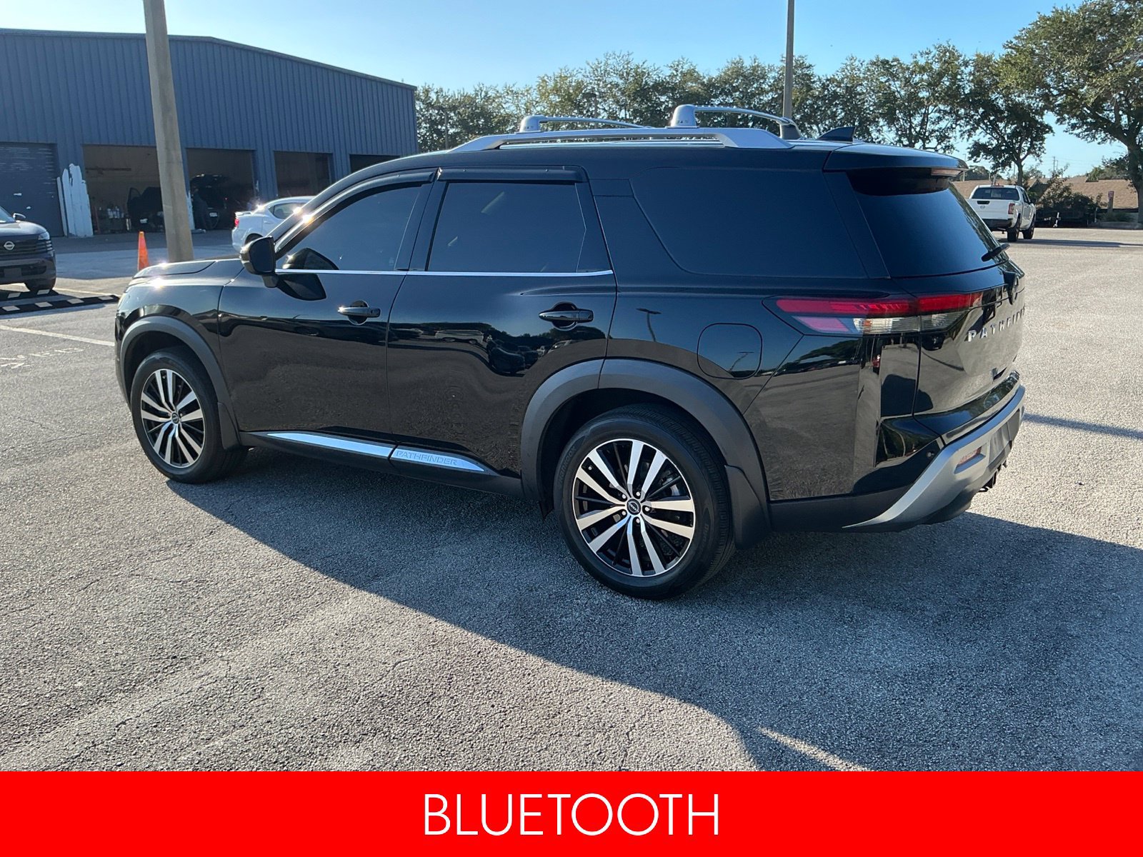 Certified 2024 Nissan Pathfinder Platinum w/ Cargo Package FWD image 6