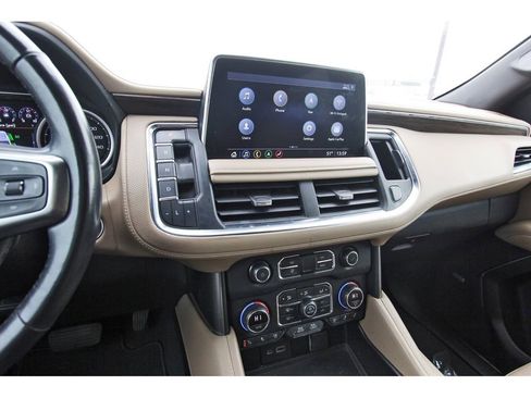 Used 2021 Chevrolet Suburban Premier w/ Premium Package image 10