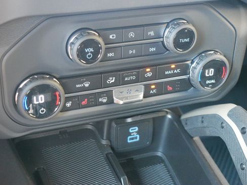 New 2025 Ford Bronco Badlands w/ Matte Film Protection Package image 17