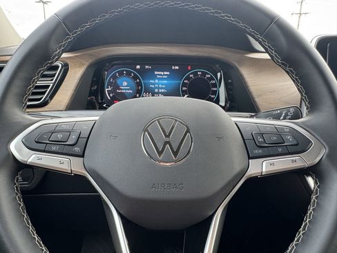 Used 2025 Volkswagen Atlas SE image 10